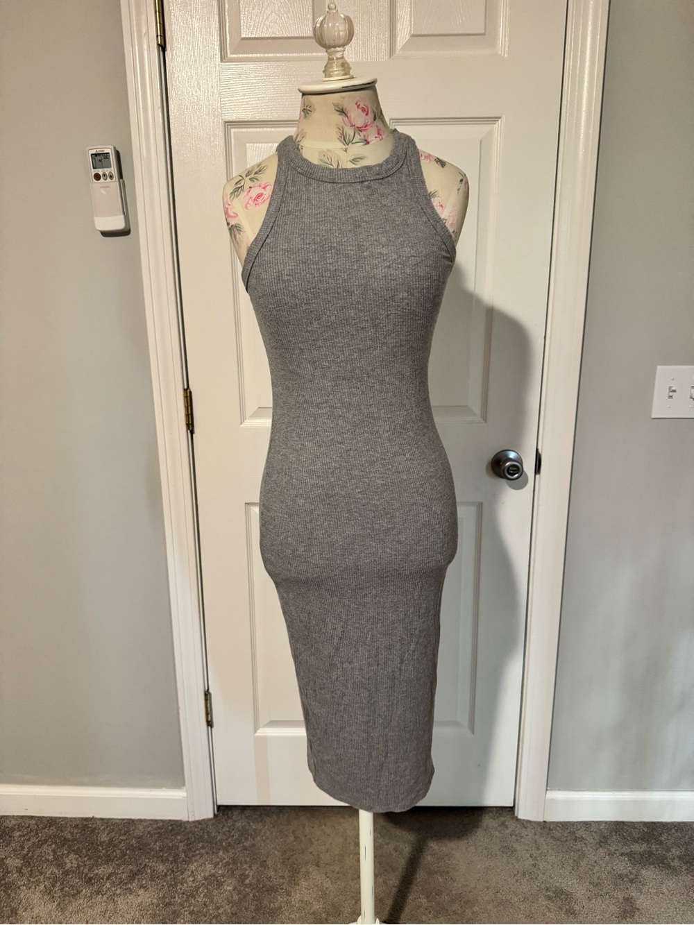 Sleeveless Gray Ribbed Midi Dress